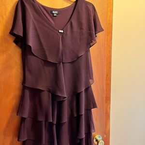 SLNY Women’s Tiered Formal Shift Dress